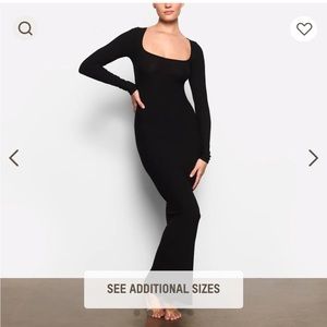 SKIMS NWT LONG SLEEVE DRESS